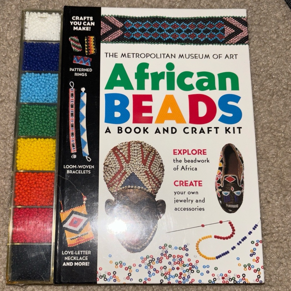 AFRICAN BEADS: A BOOK AND CRAFT KIT By Metropolitan Museum Of Art  New sealed